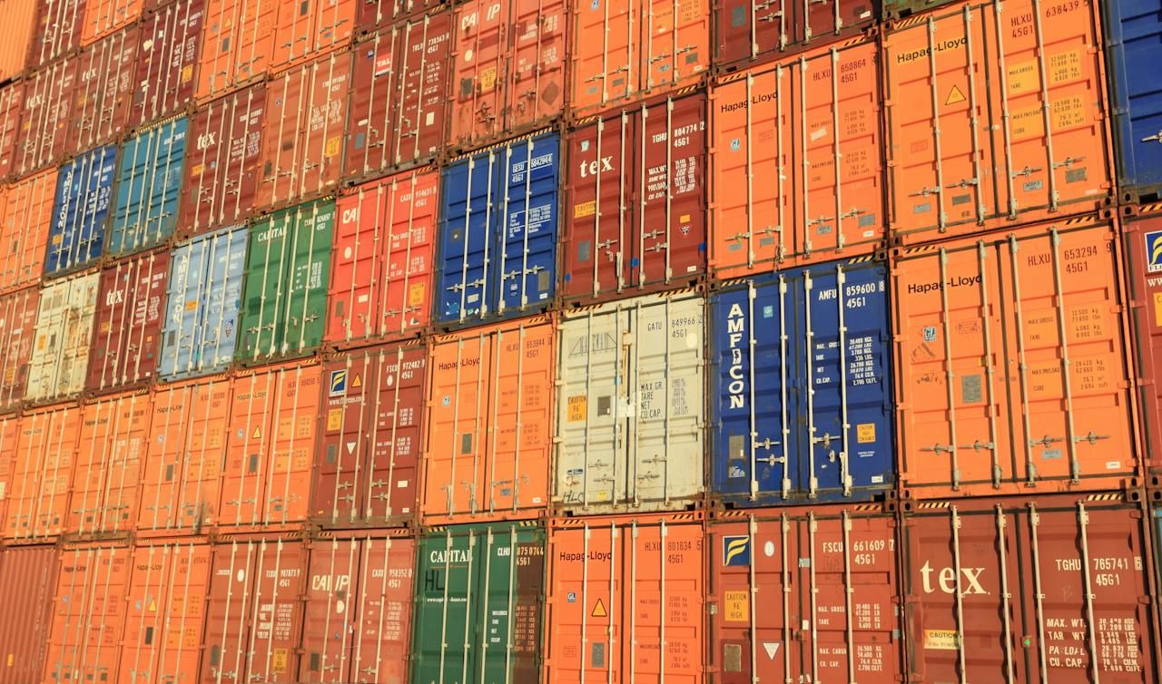 Container mieten: Strategische Überlegungen für Unternehmen und Privatpersonen